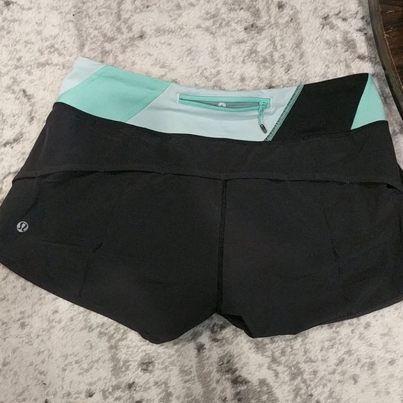 Lululemon Speed Short (Perforated 2.5") - Picture 4 of 9
